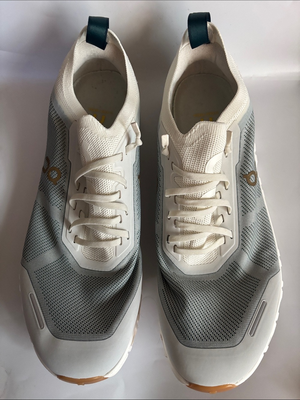 On Running Cloud 6 Versa in Ice | Spirulina Size 11.5 ~ Excellent - Picture 3 of 7